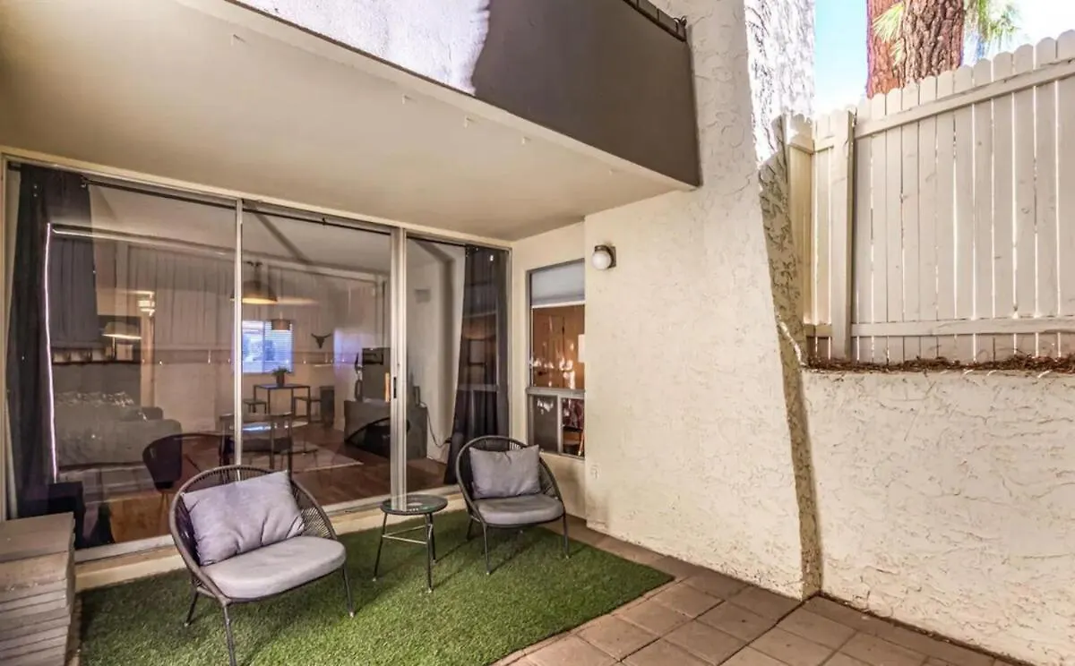 Διαμέρισμα Chic Condo With Parking Spot - Minutes To Old Town! Σκότσντεϊλ